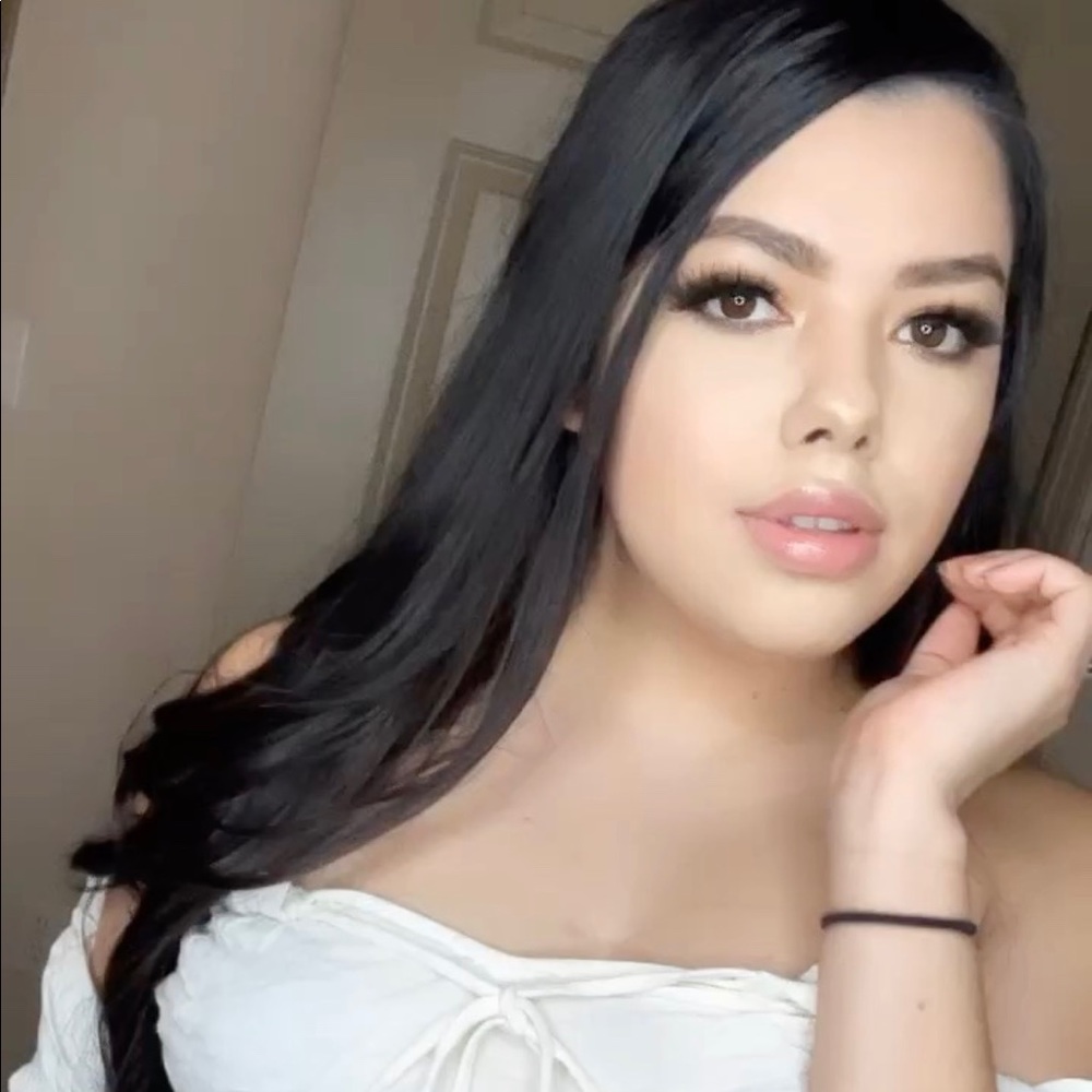 Meet your Posher, Lydia